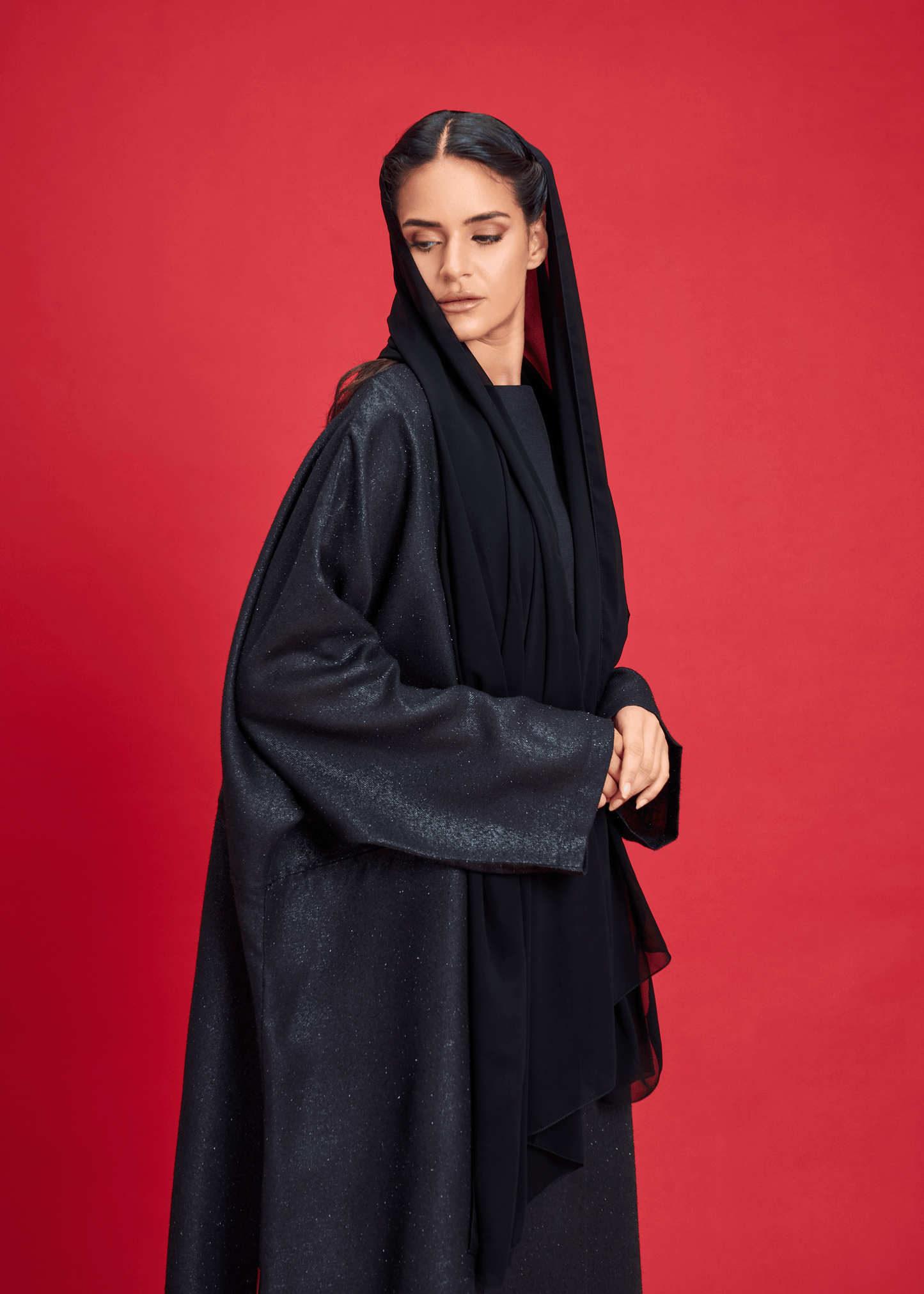 BLACK LOOSE-FIT SHIMMER LINEN ABAYA