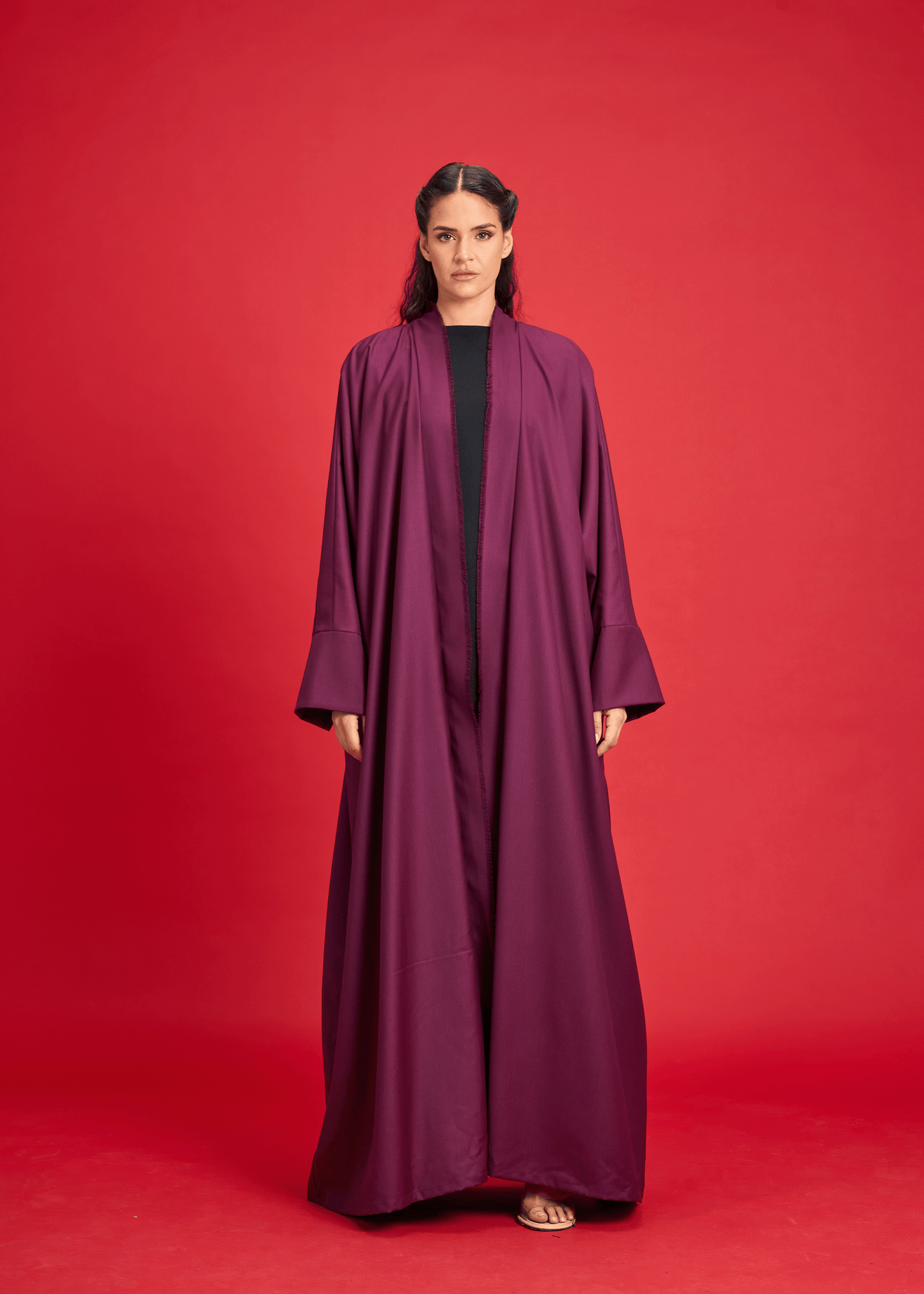 BURGUNDY PANELLED LINEN ABAYA