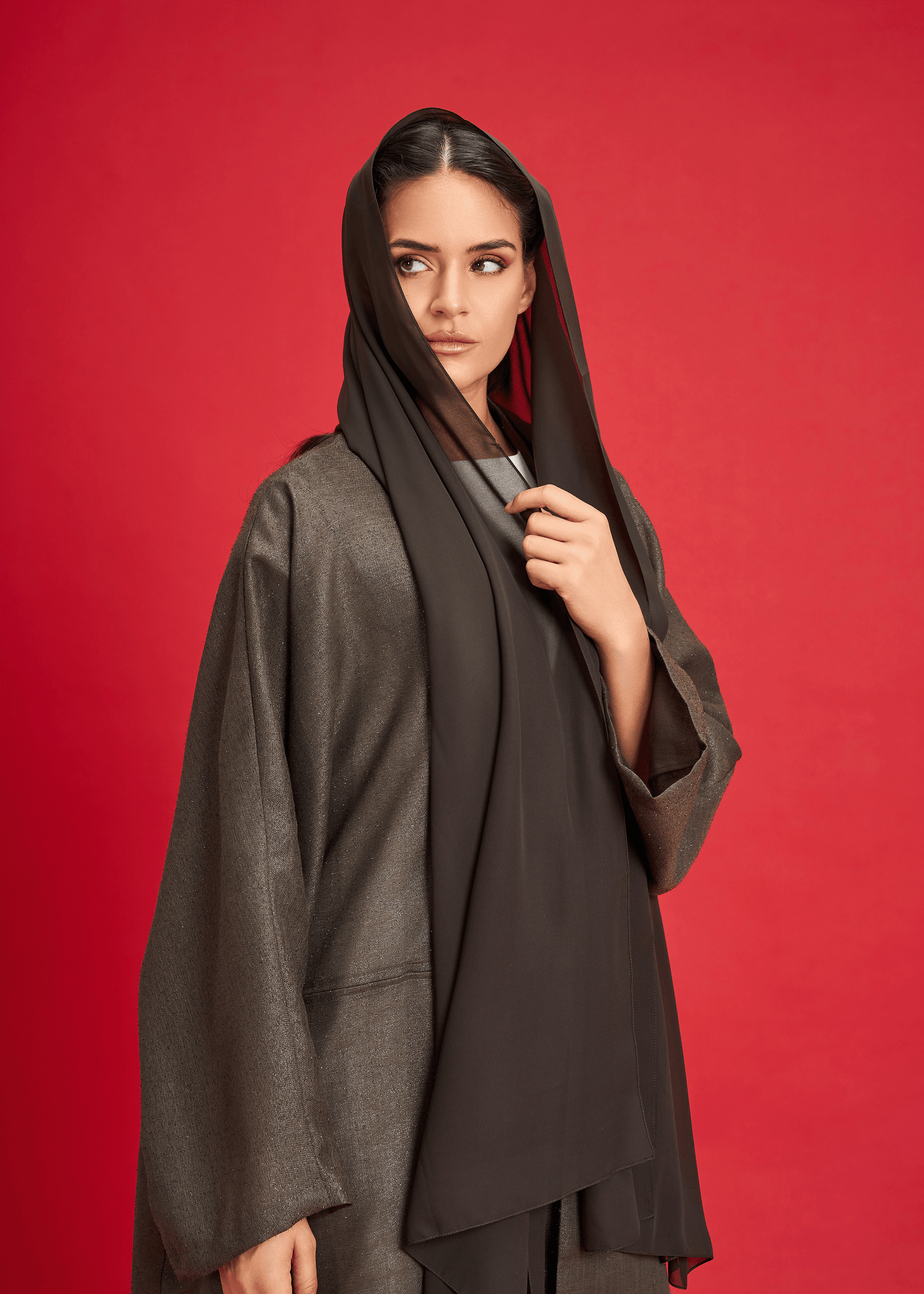 OLIVE LOOSE-FIT SHIMMER LINEN ABAYA