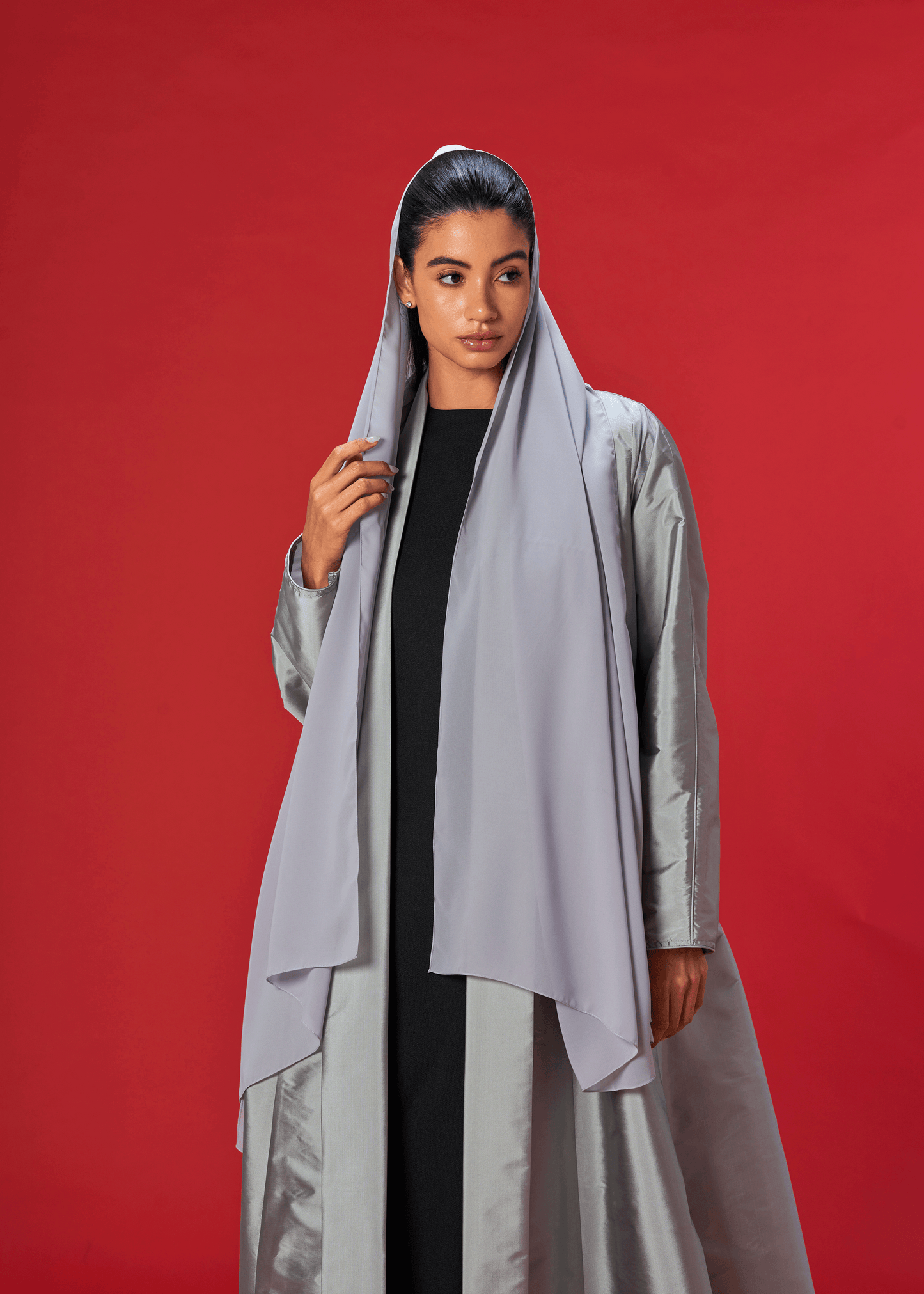 SILVER PANELLED TAFFETA ABAYA