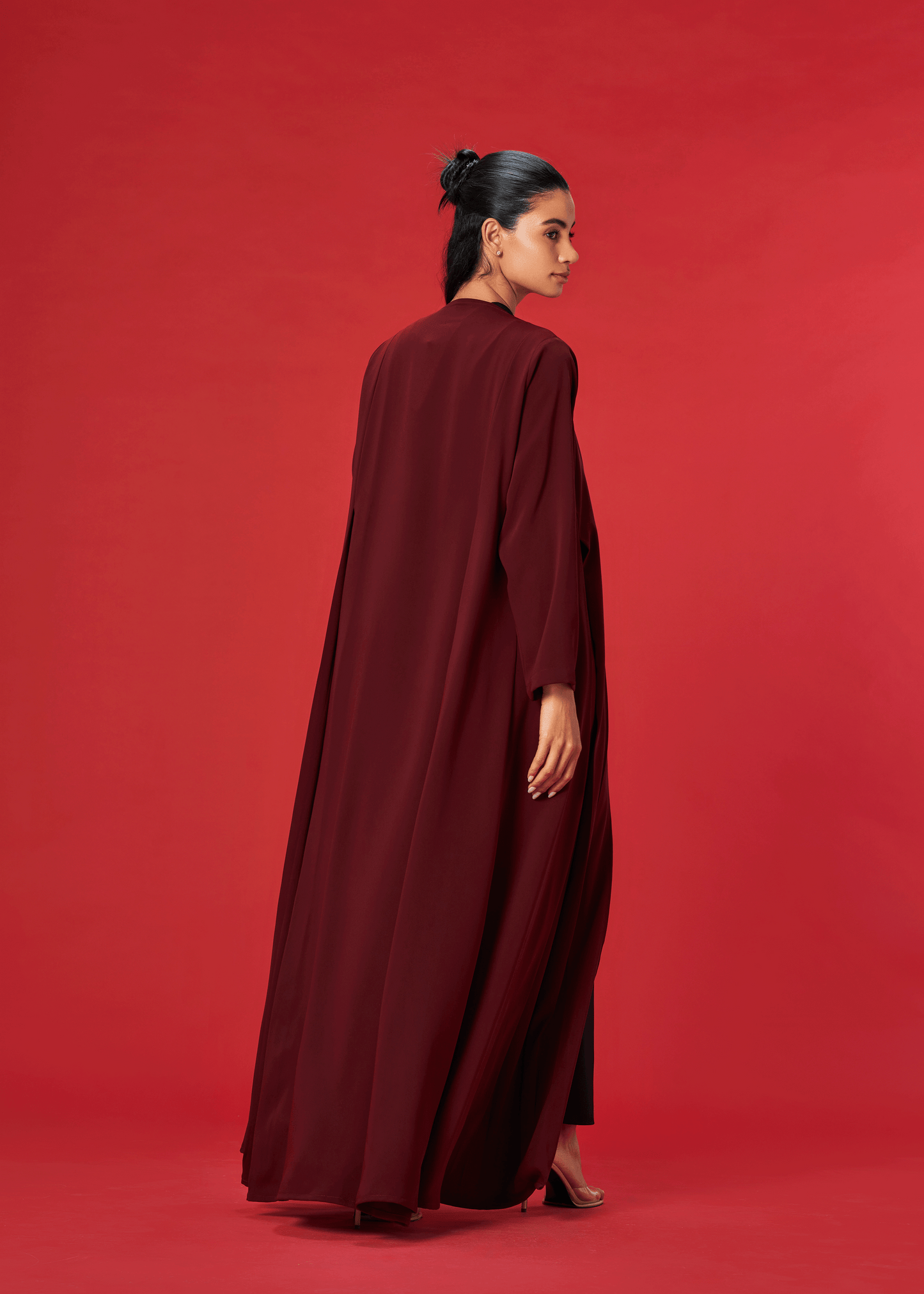 BURGUNDY PLEATED CREPE ABAYA
