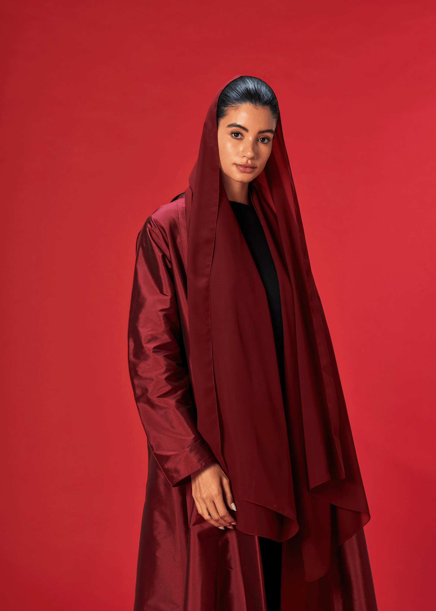 DEEP RED PANELLED TAFFETA ABAYA