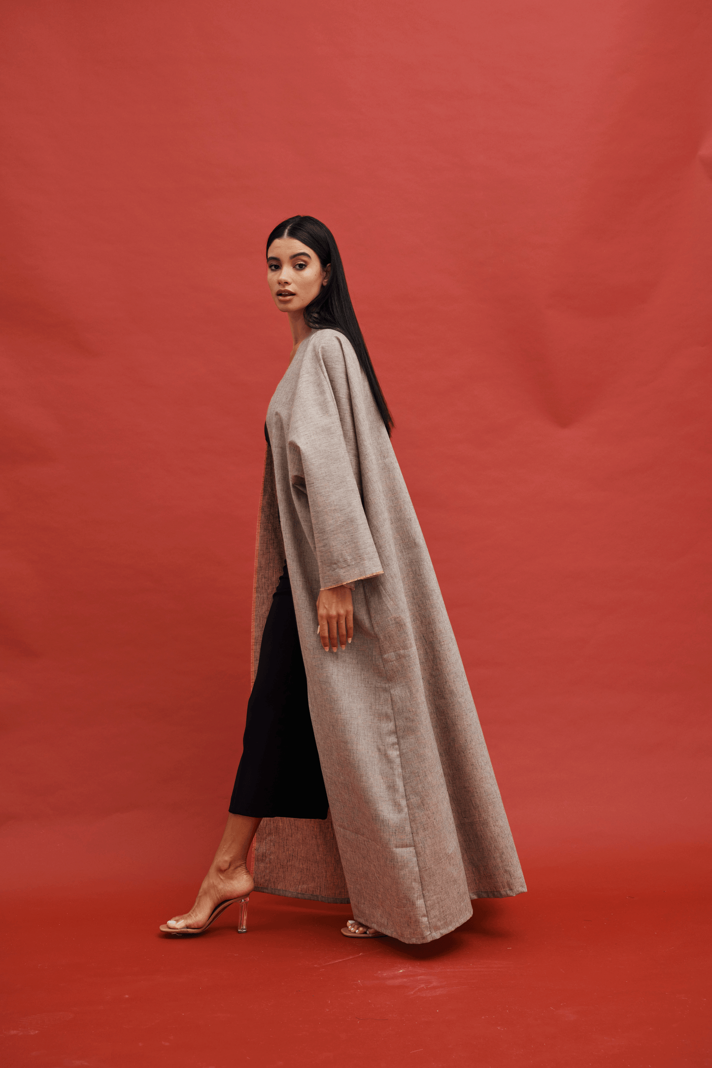 DUST PLAIN LINEN ABAYA