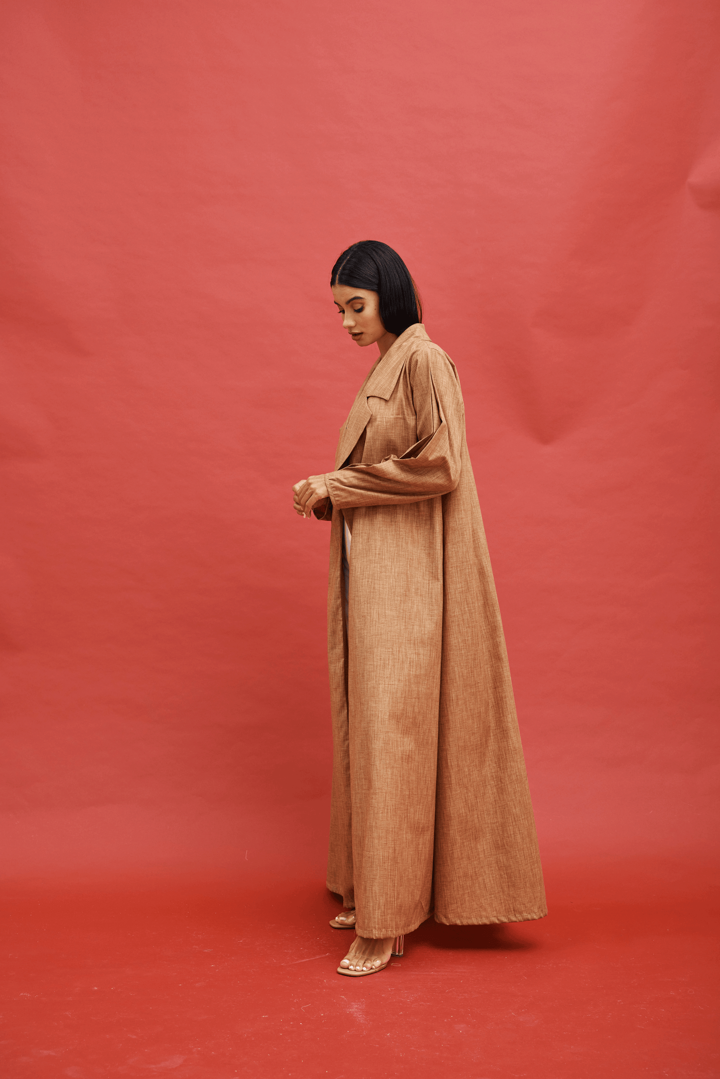 TAN COLLAR LINEN ABAYA