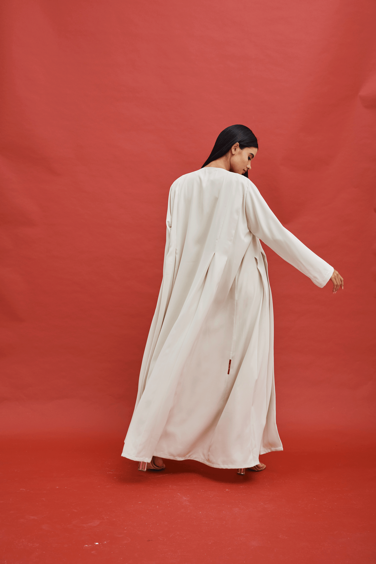 OFF WHITE CREPE PLEATED ABAYA