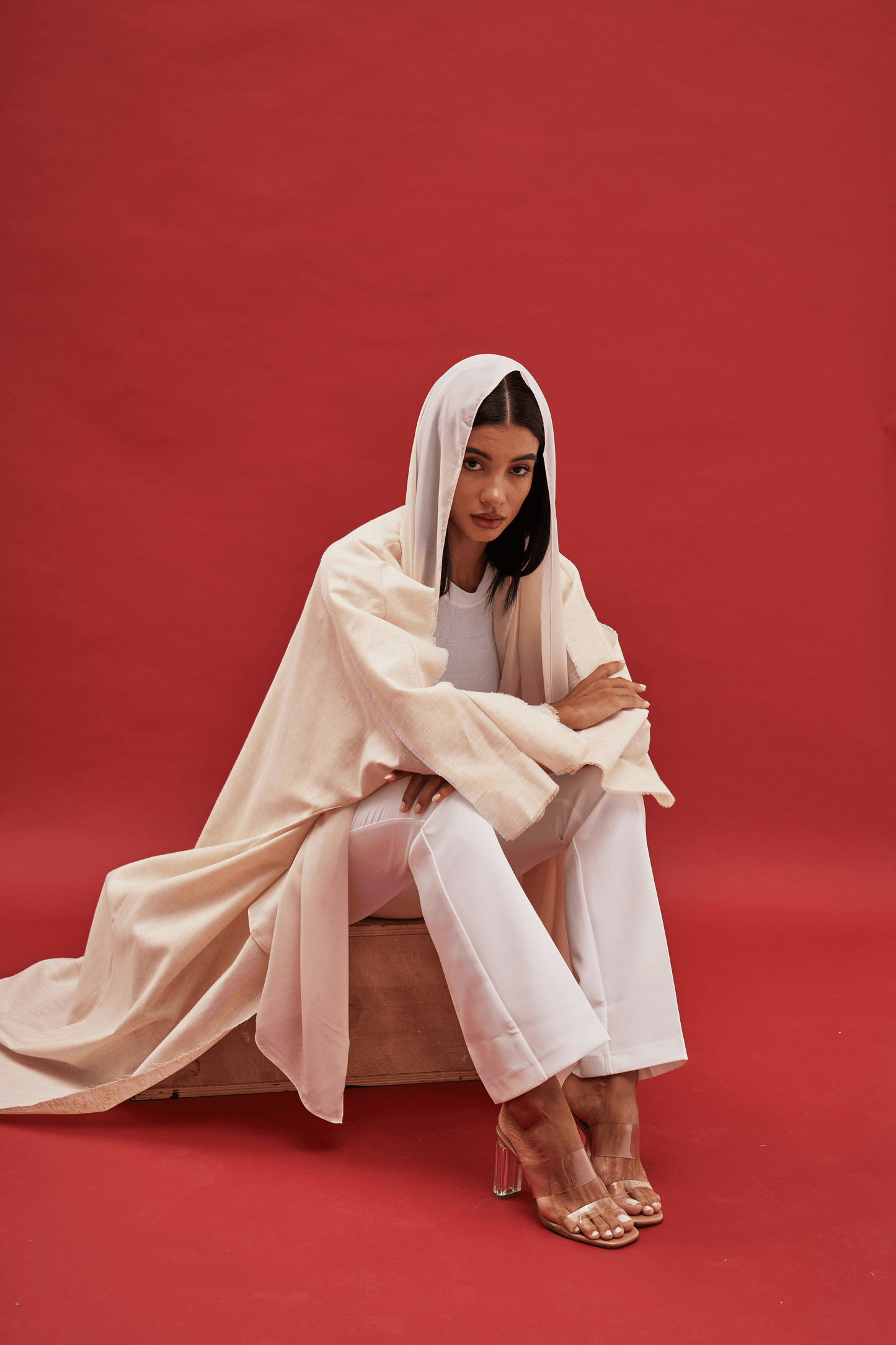 LIGHT BEIGE LINEN ABAYA