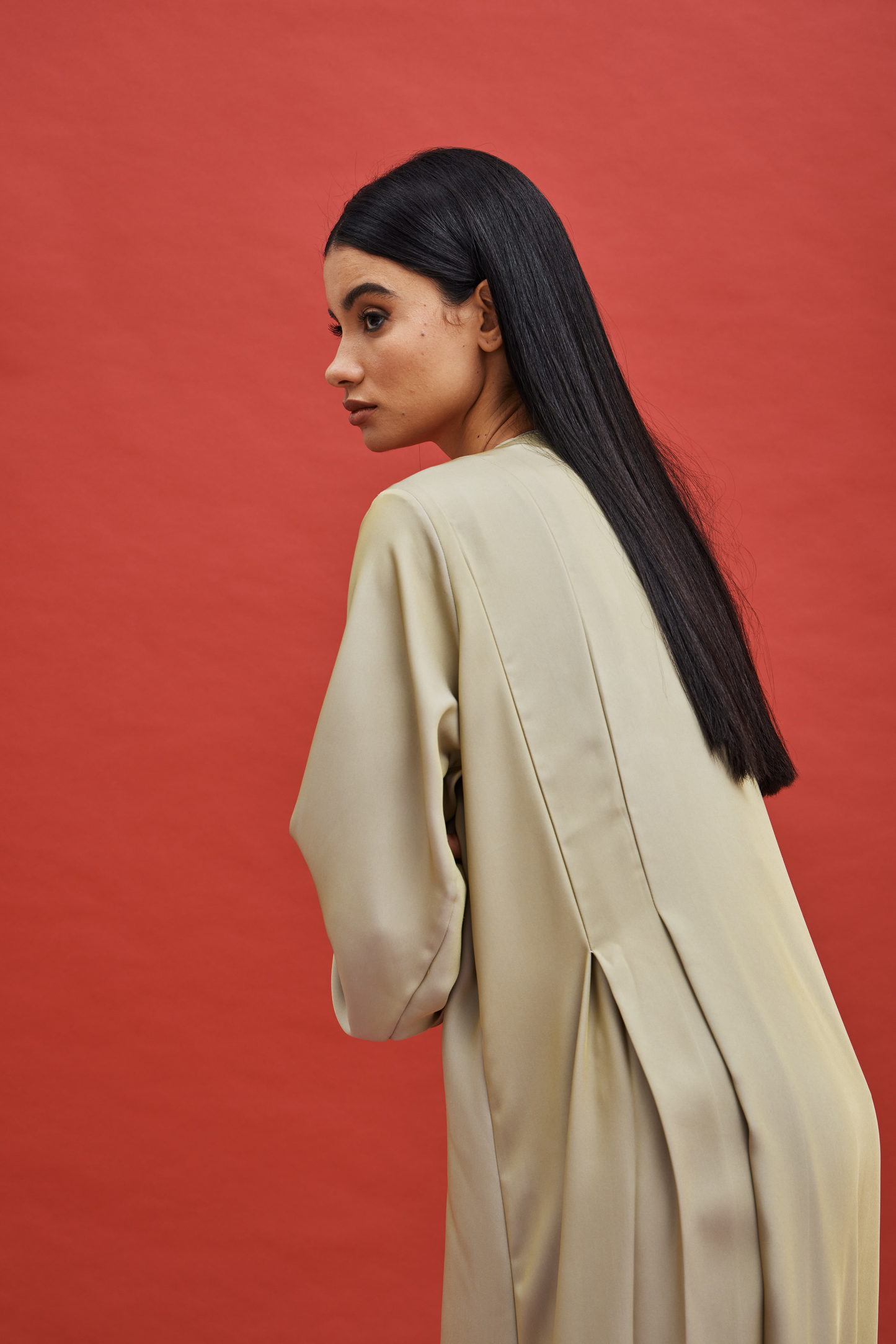 OLIVE CREPE PLEATED ABAYA