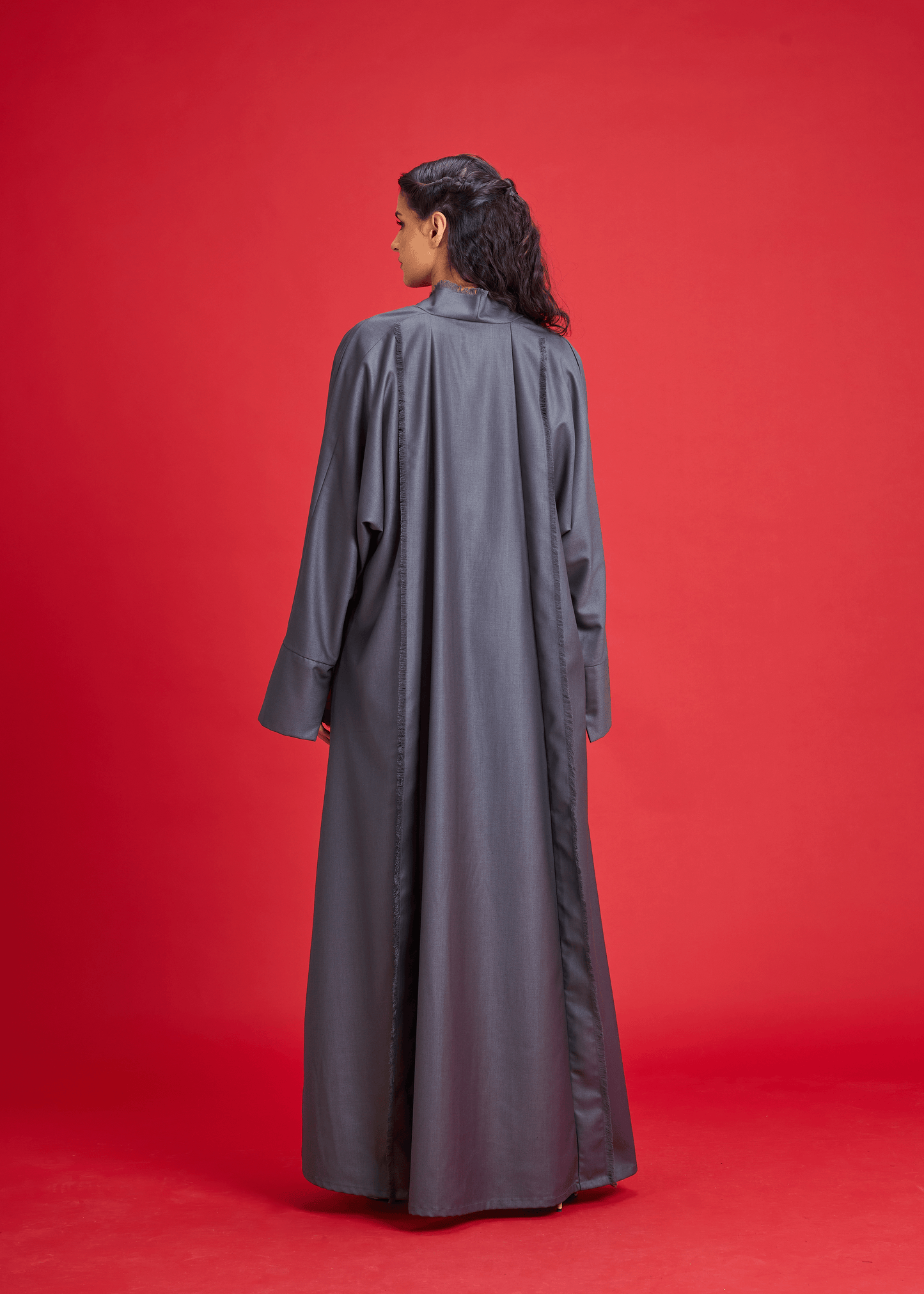 GREY PANELLED LINEN ABAYA