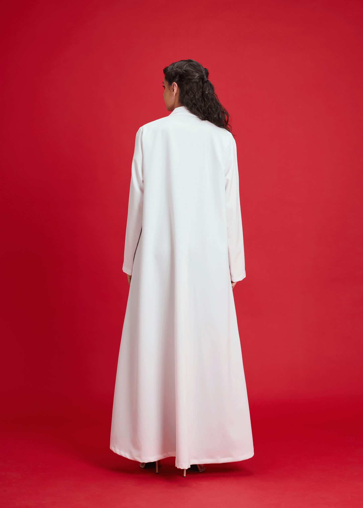 WHITE LIGHT CREPE COAT STYLE
