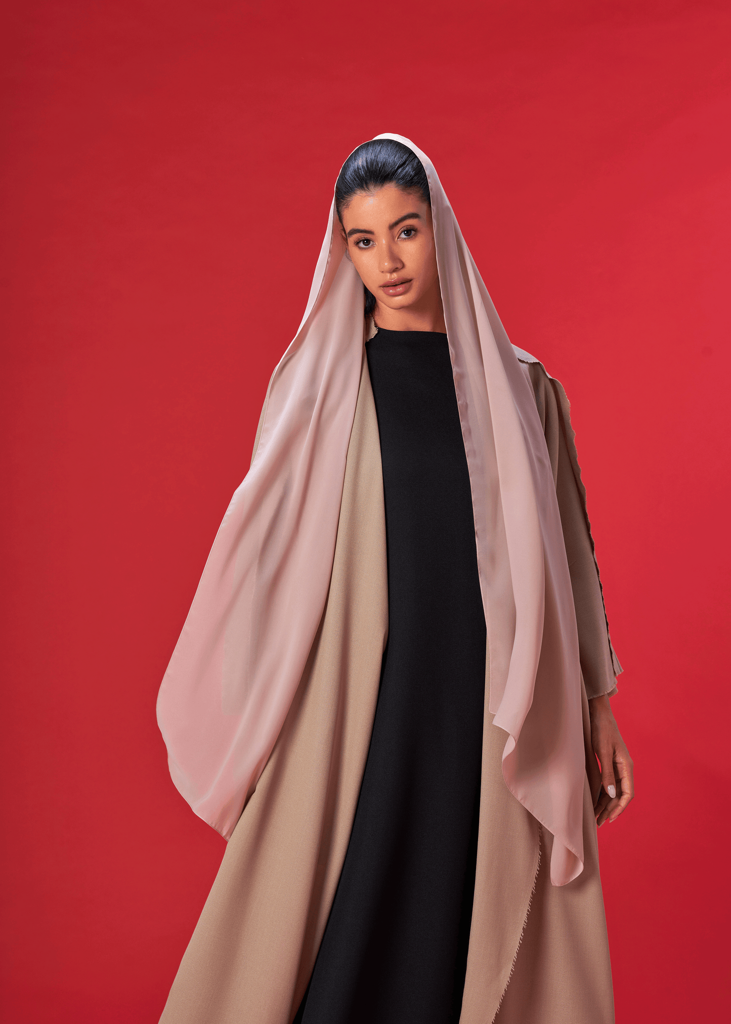 BEIGE KLOAKS SIGNATURE ABAYA