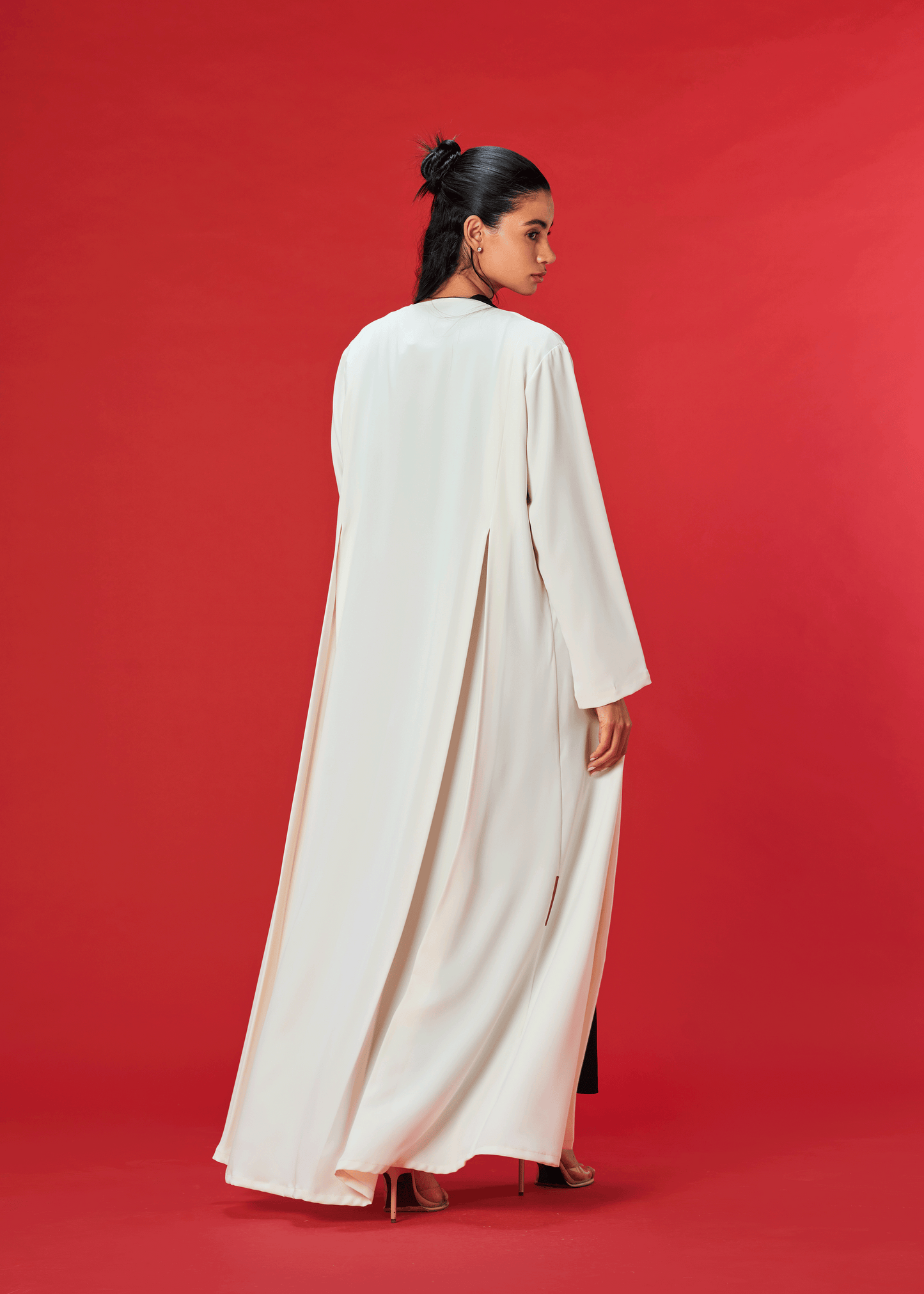 OFF WHITE PLEATED CREPE ABAYA