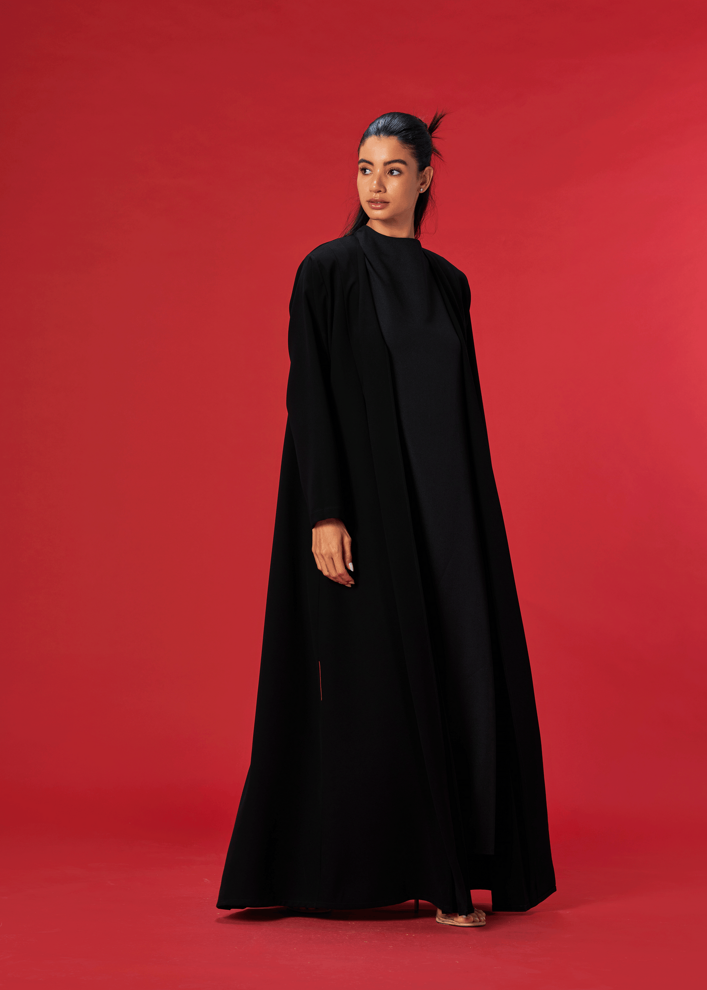 BLACK PLEATED CREPE ABAYA