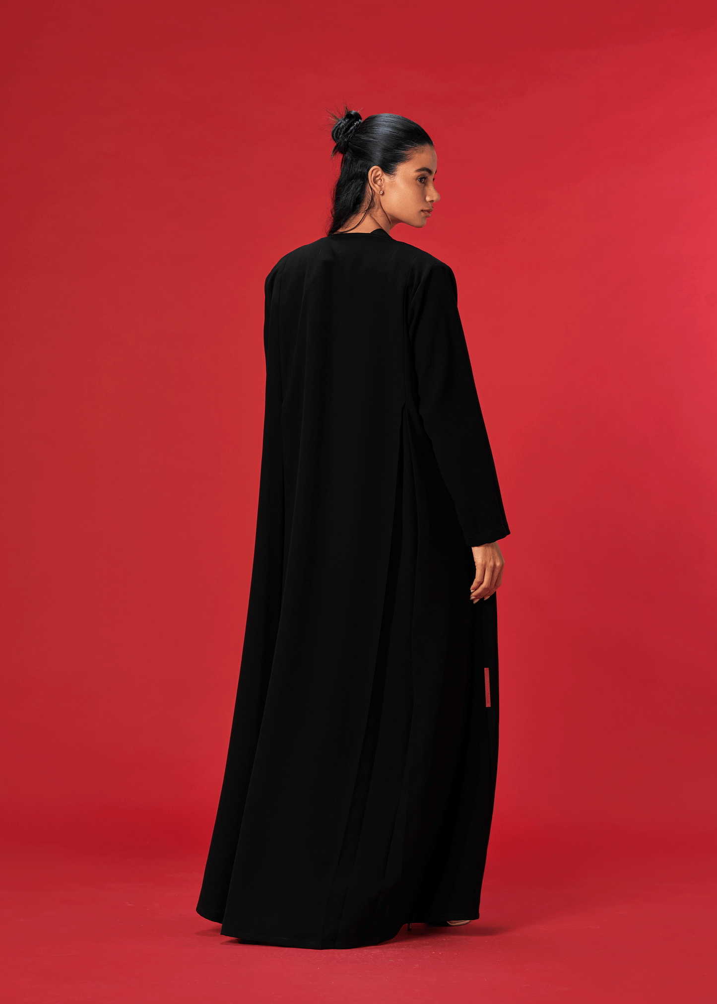 BLACK PLEATED CREPE ABAYA