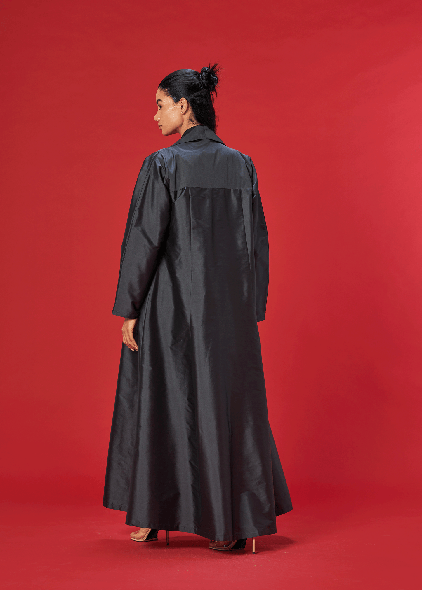 GREY PANELLED TAFFETA ABAYA