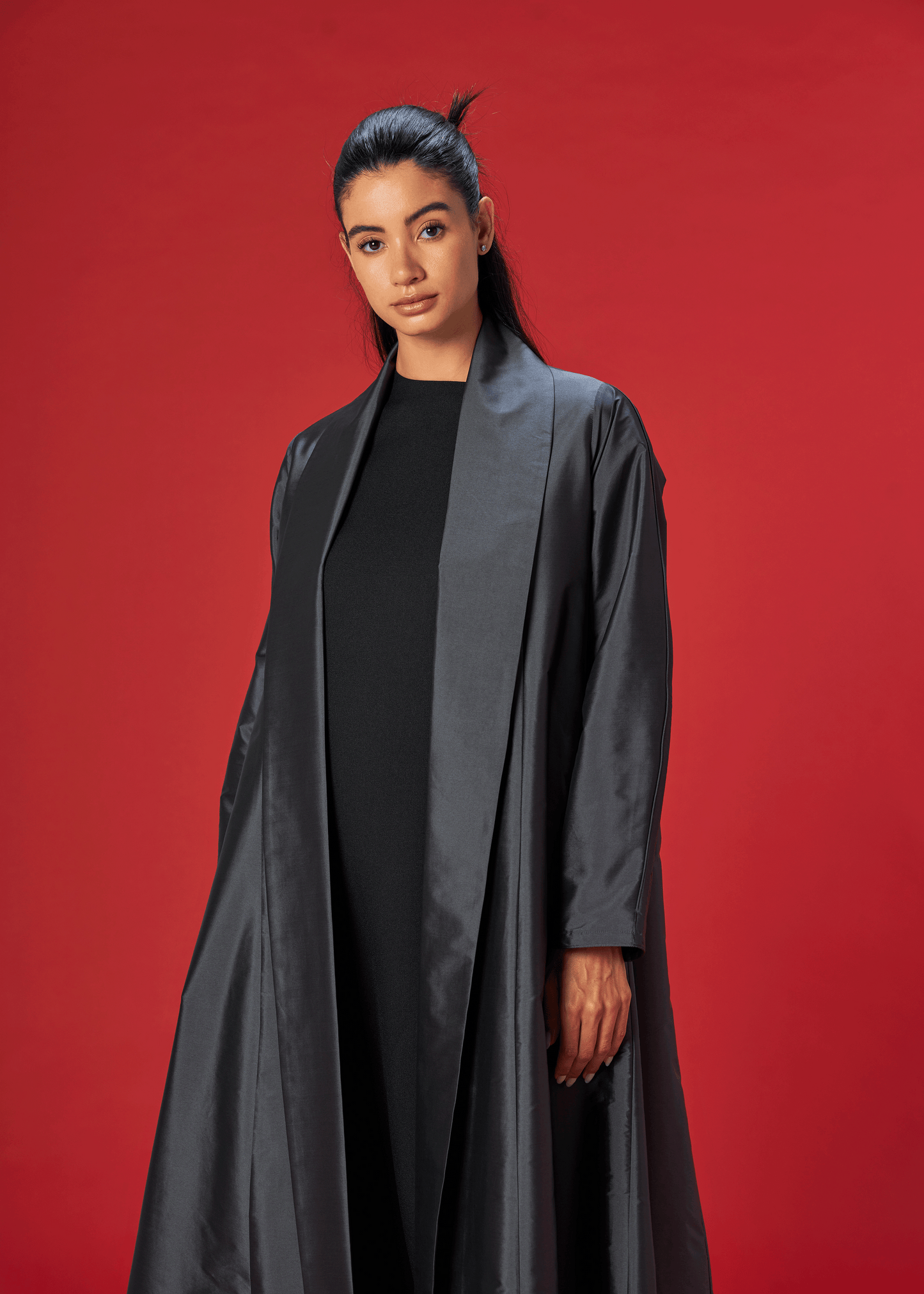 GREY PANELLED TAFFETA ABAYA