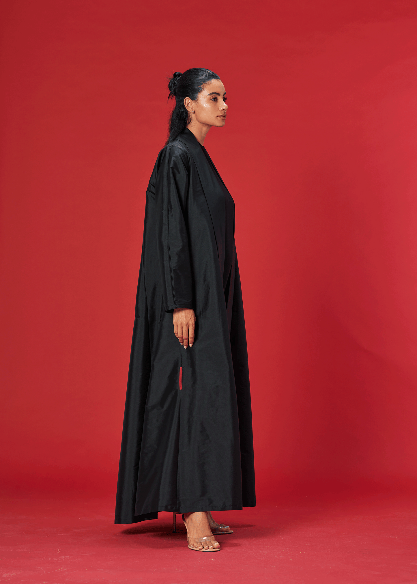 BLACK PANELLED TAFFETA ABAYA