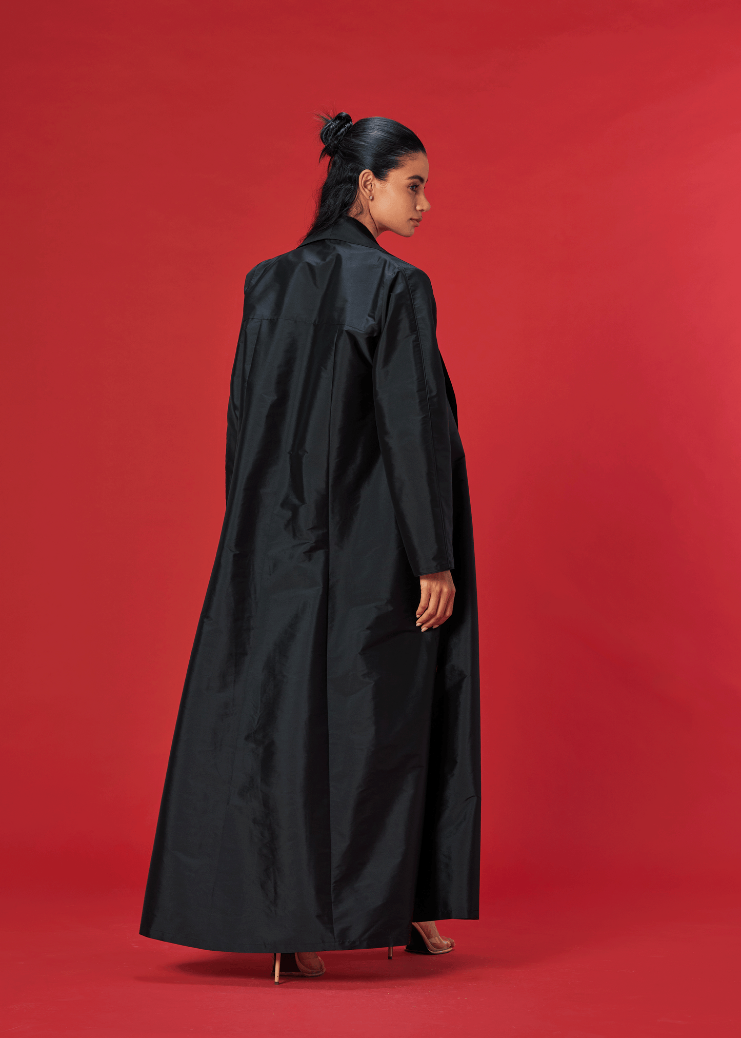 BLACK PANELLED TAFFETA ABAYA