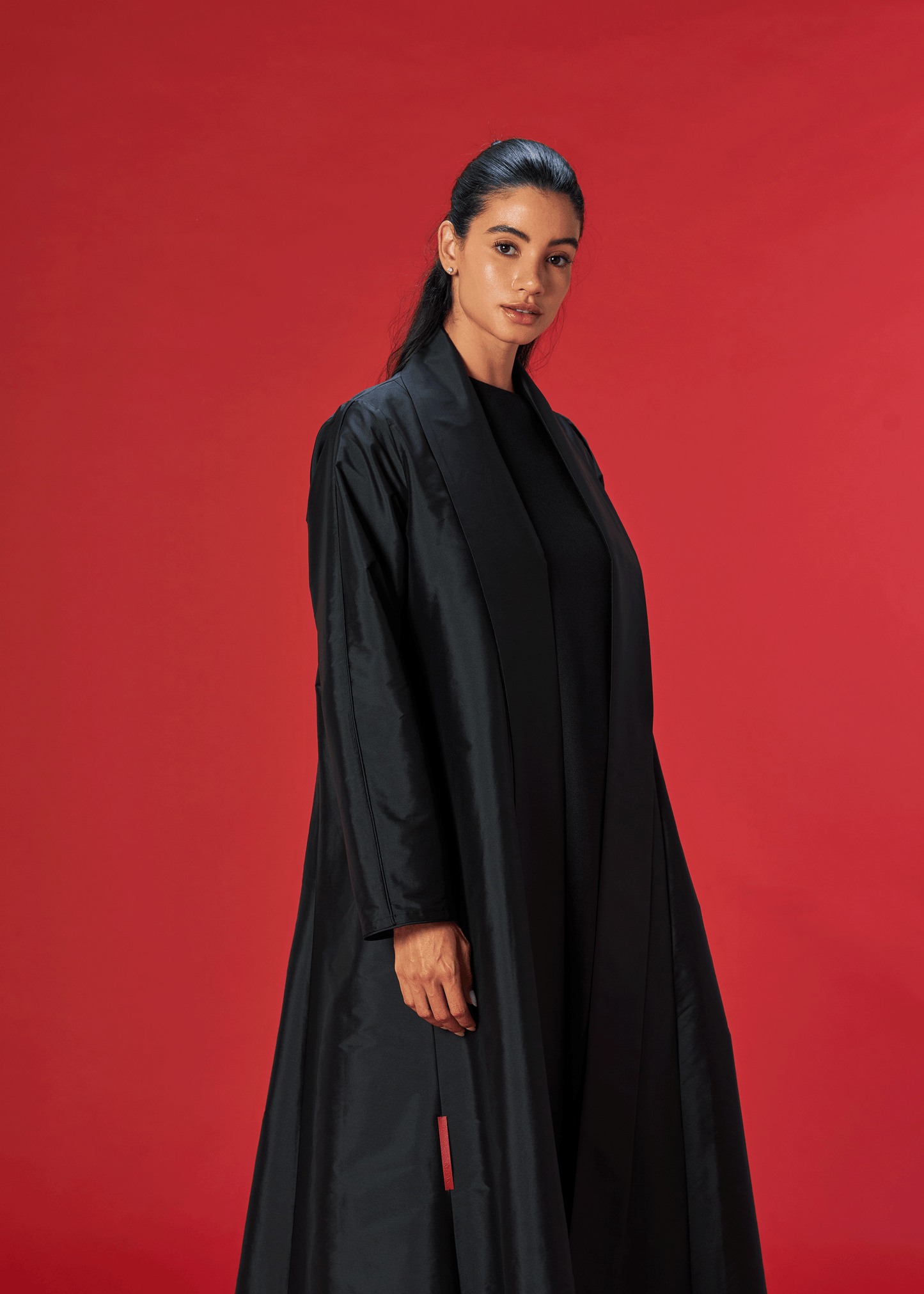 BLACK PANELLED TAFFETA ABAYA